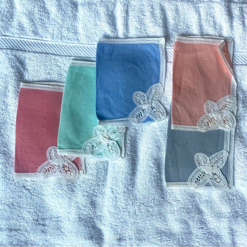 Vintage Appliqué Napkins Floral lace design 5 different colors